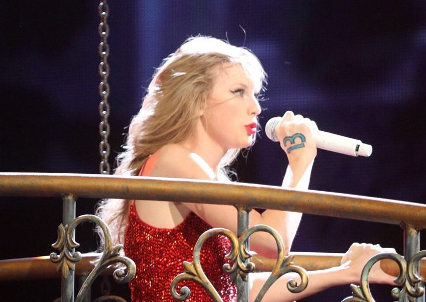 “Taylor Swift” by Eva Rinaldi, CC BY-SA 2.0