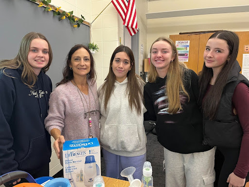 Mrs. Janis and the students of the new Child Psychology course