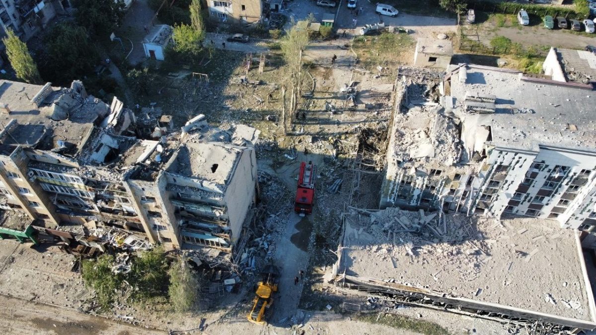 "Pokrovsk after Russian shelling, 2023-08-07 (21)" by National Police of Ukraine is licensed under CC BY 4.0.