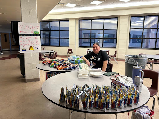 Helping Hands Club Hosts Fundraiser to Fight Distracted Driving